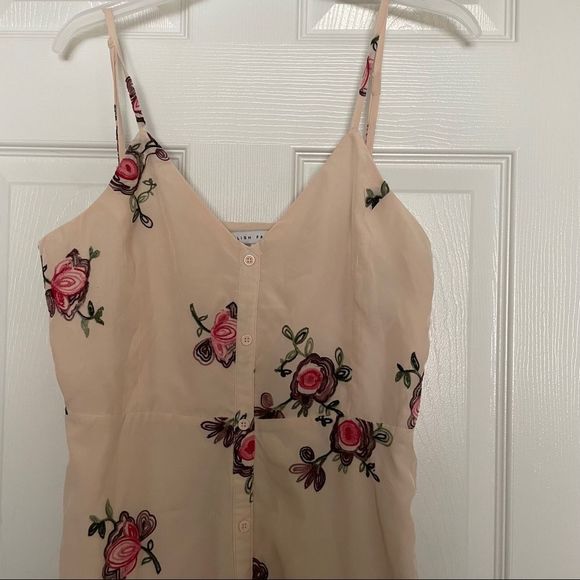 🆕✨ENGLISH FACTORY✨EMBROIDERED FLORAL BUTTON UP SLEEVELESS MIDI DRESS - Picture 3 of 4